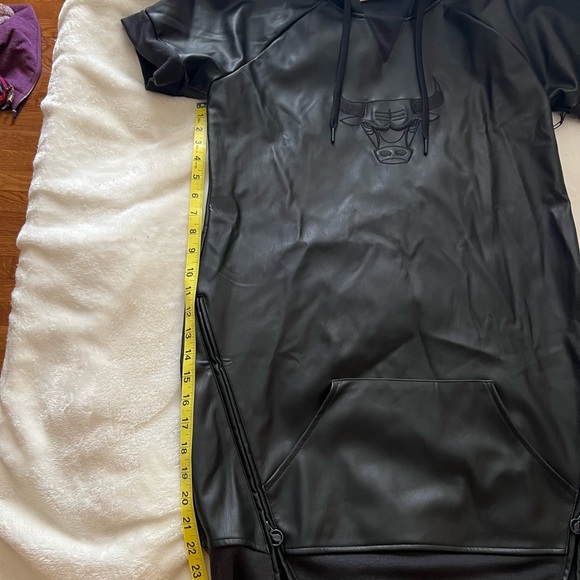 ⭐️Chicago Bulls 🏀 FISLL Black dress Size Medium ⭐️ - Picture 6 of 8